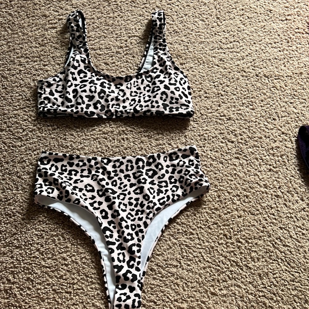 Shein bathing suit never worn